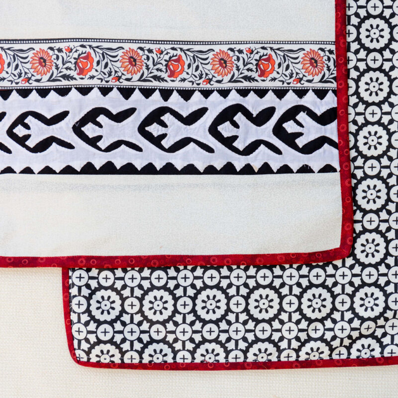 Black and White Table Mats